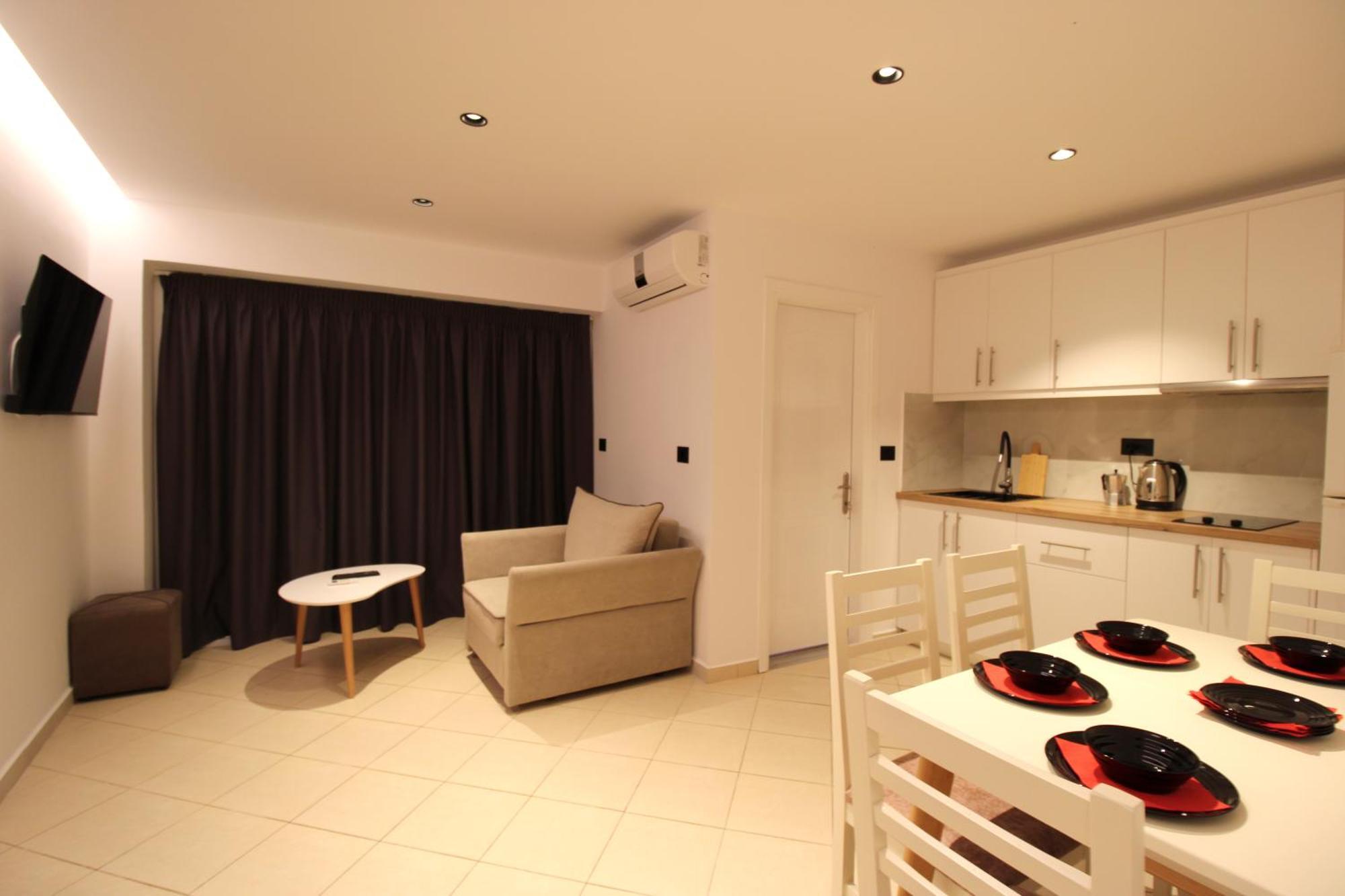 Aparthotel Melina'S Seaside Retreat Ksamil Esterno foto