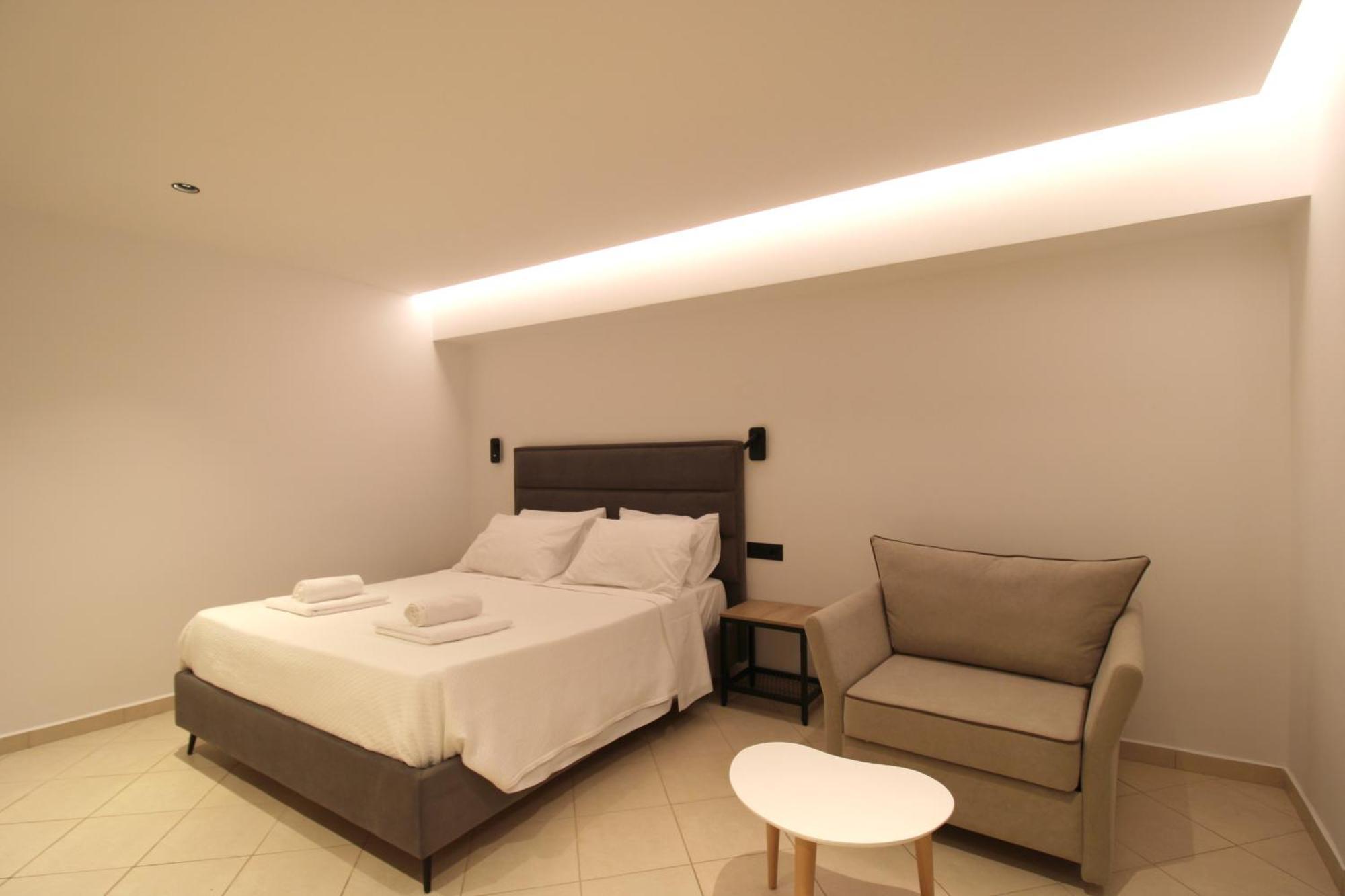 Aparthotel Melina'S Seaside Retreat Ksamil Esterno foto
