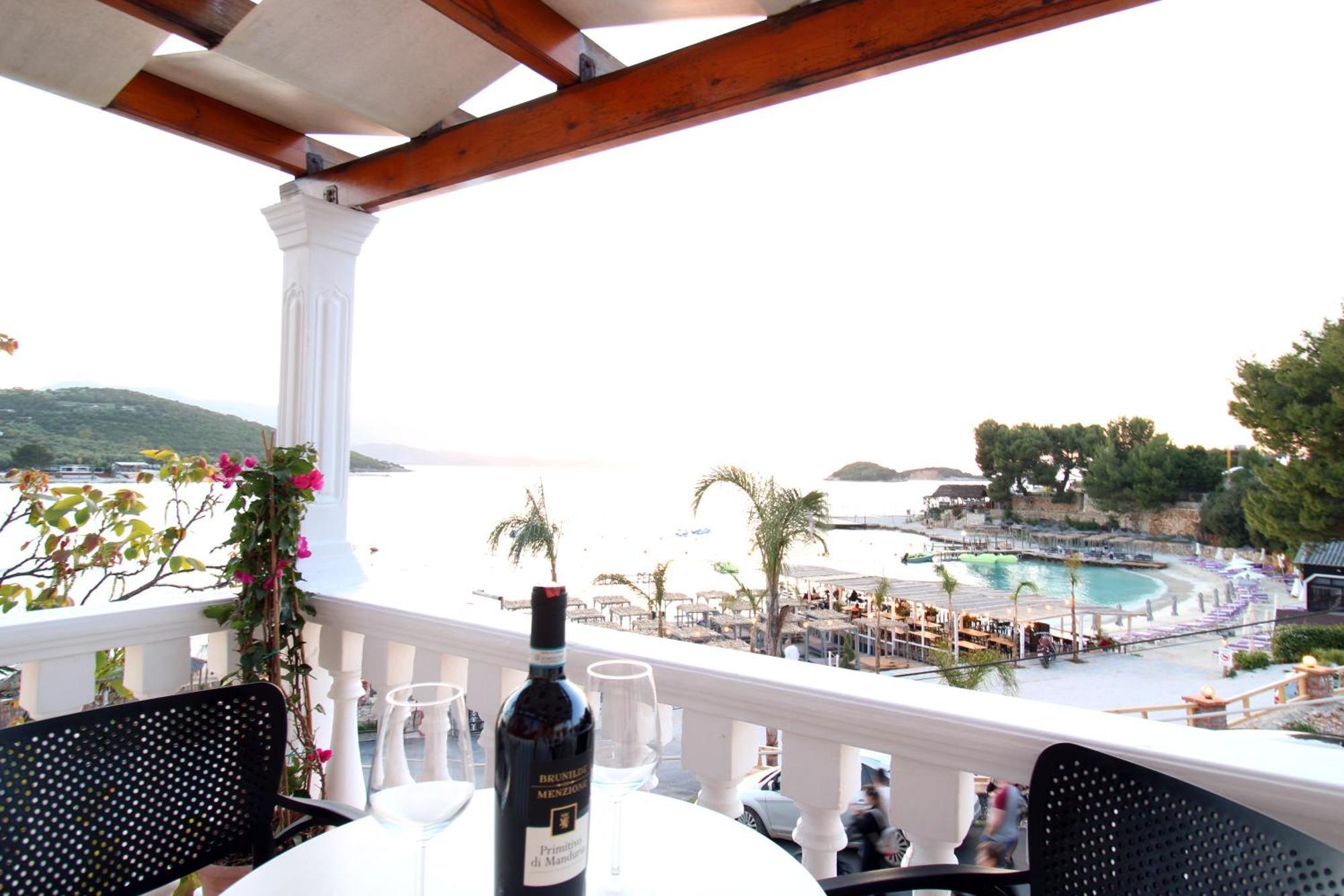 Aparthotel Melina'S Seaside Retreat Ksamil Esterno foto