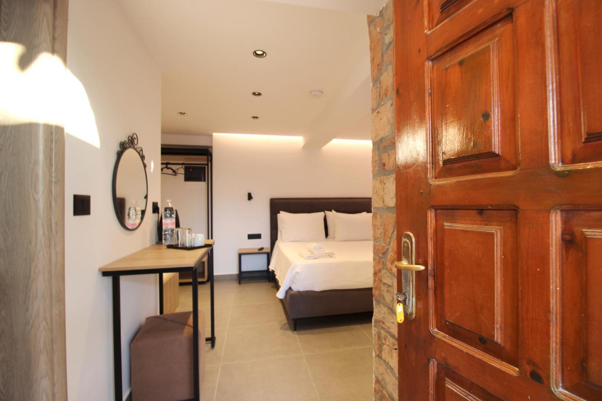 Aparthotel Melina'S Seaside Retreat Ksamil Esterno foto