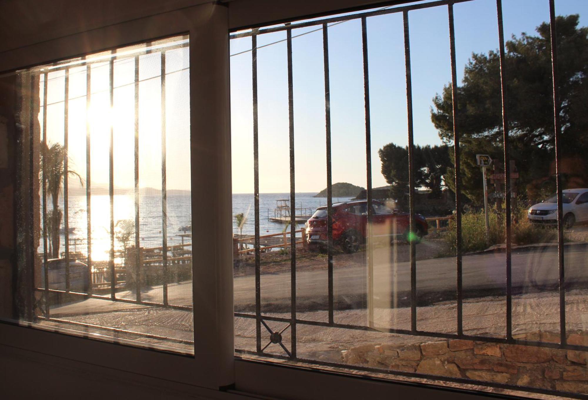 Aparthotel Melina'S Seaside Retreat Ksamil Esterno foto