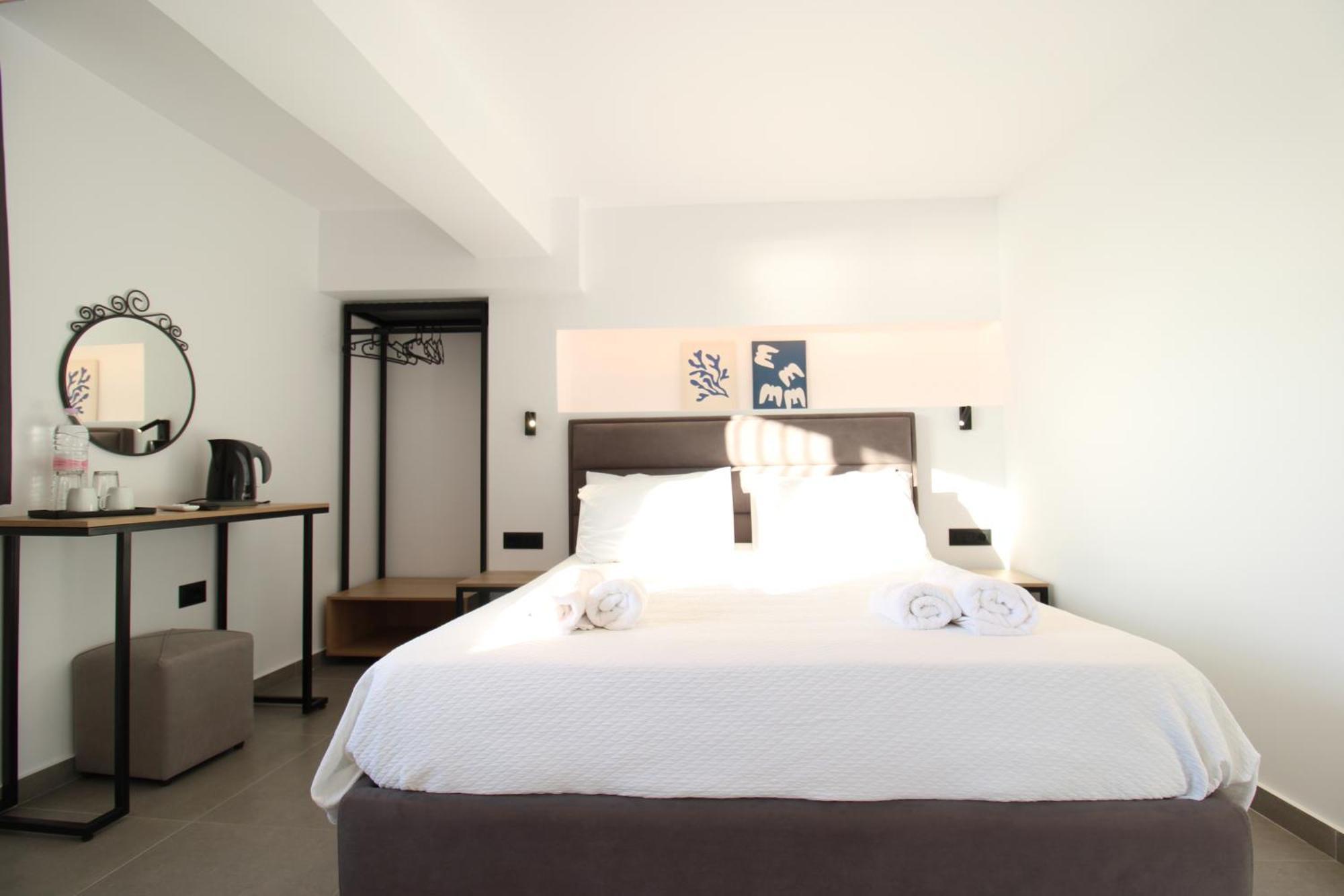 Aparthotel Melina'S Seaside Retreat Ksamil Esterno foto