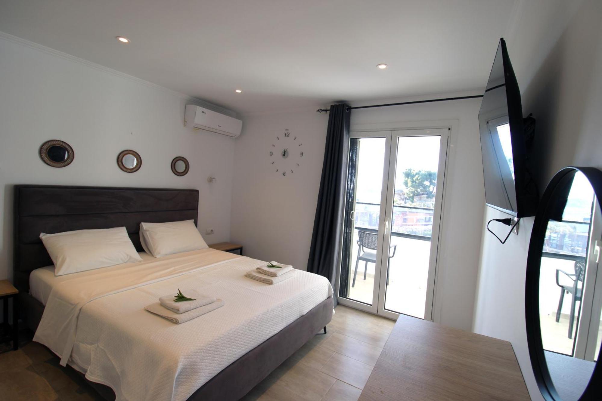 Aparthotel Melina'S Seaside Retreat Ksamil Esterno foto
