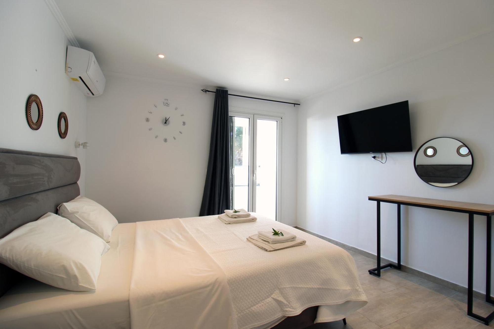 Aparthotel Melina'S Seaside Retreat Ksamil Esterno foto
